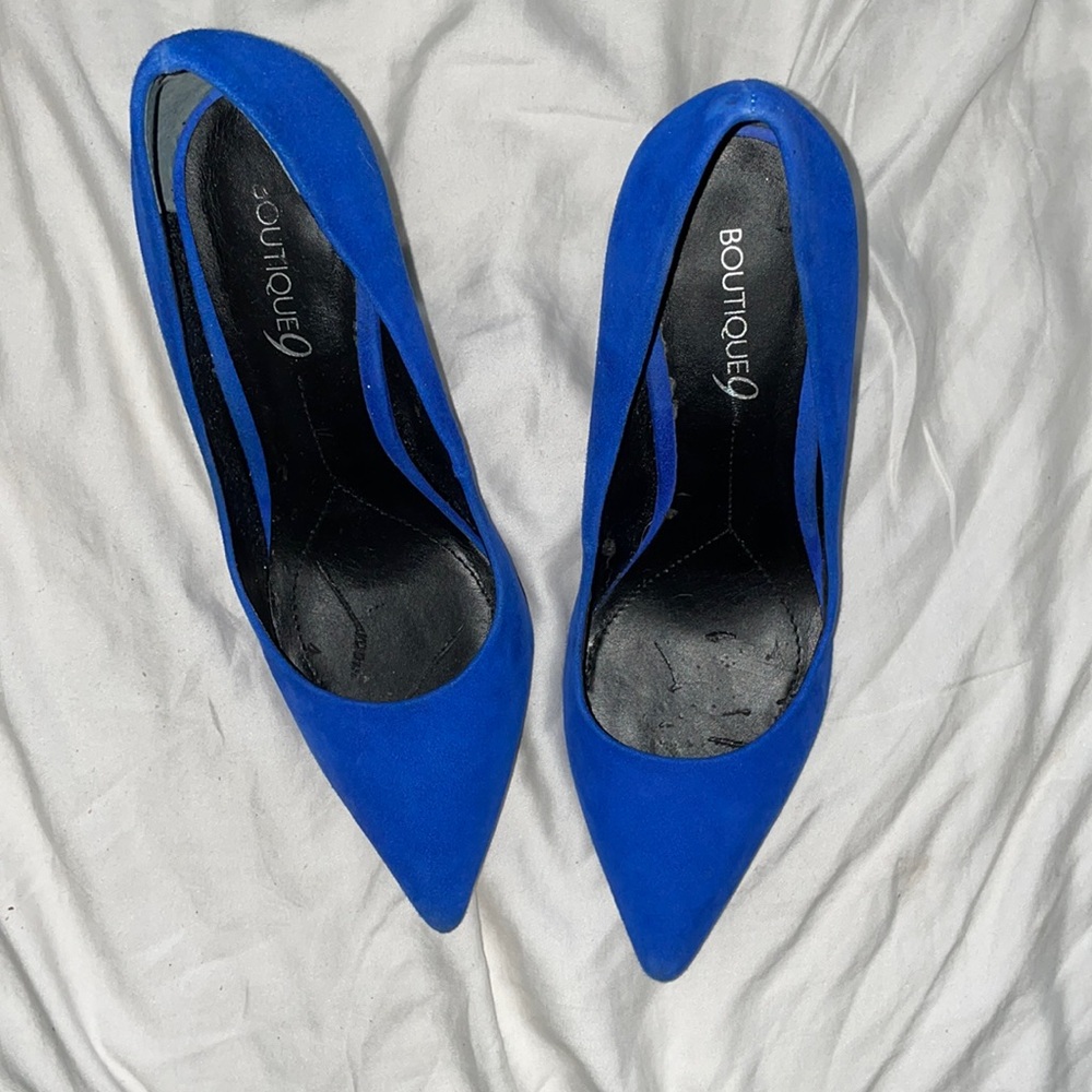 Blue suede pointed tow heels